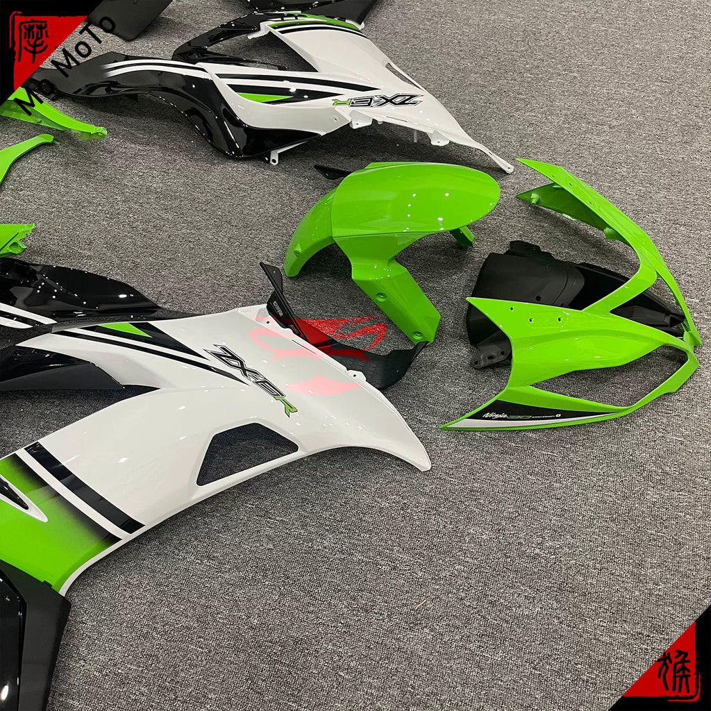 Suitable for Kawasaki ZX6R 636 13-17 2018 full body shell classic green and white customized motorcycle fairing